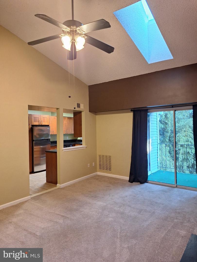 12219 Chaucer Ln #12219 Property Photo 8