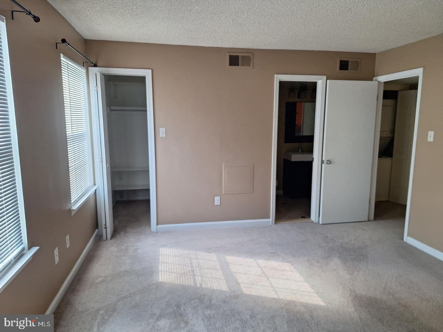 12219 Chaucer Ln #12219 Property Photo 14