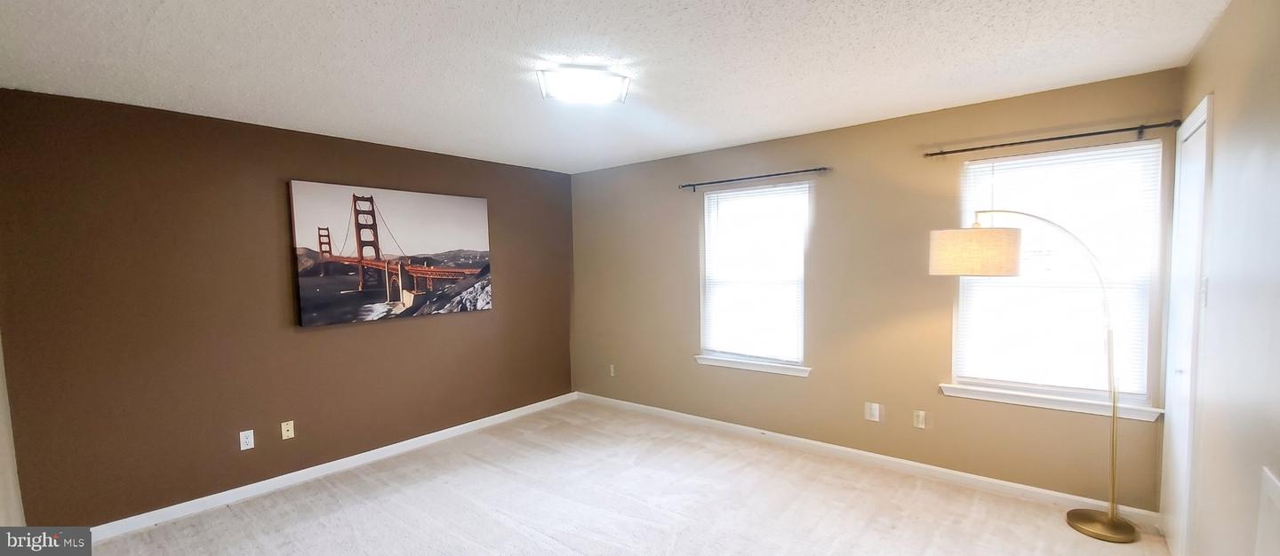 12219 Chaucer Ln #12219 Property Photo 18