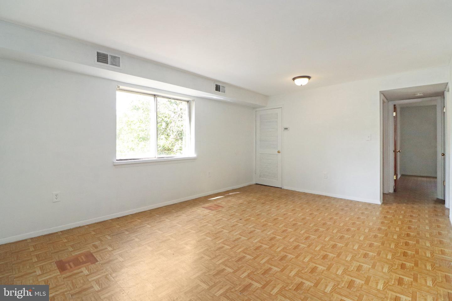 7497 Prince Charles Ct #5 Property Photo 7