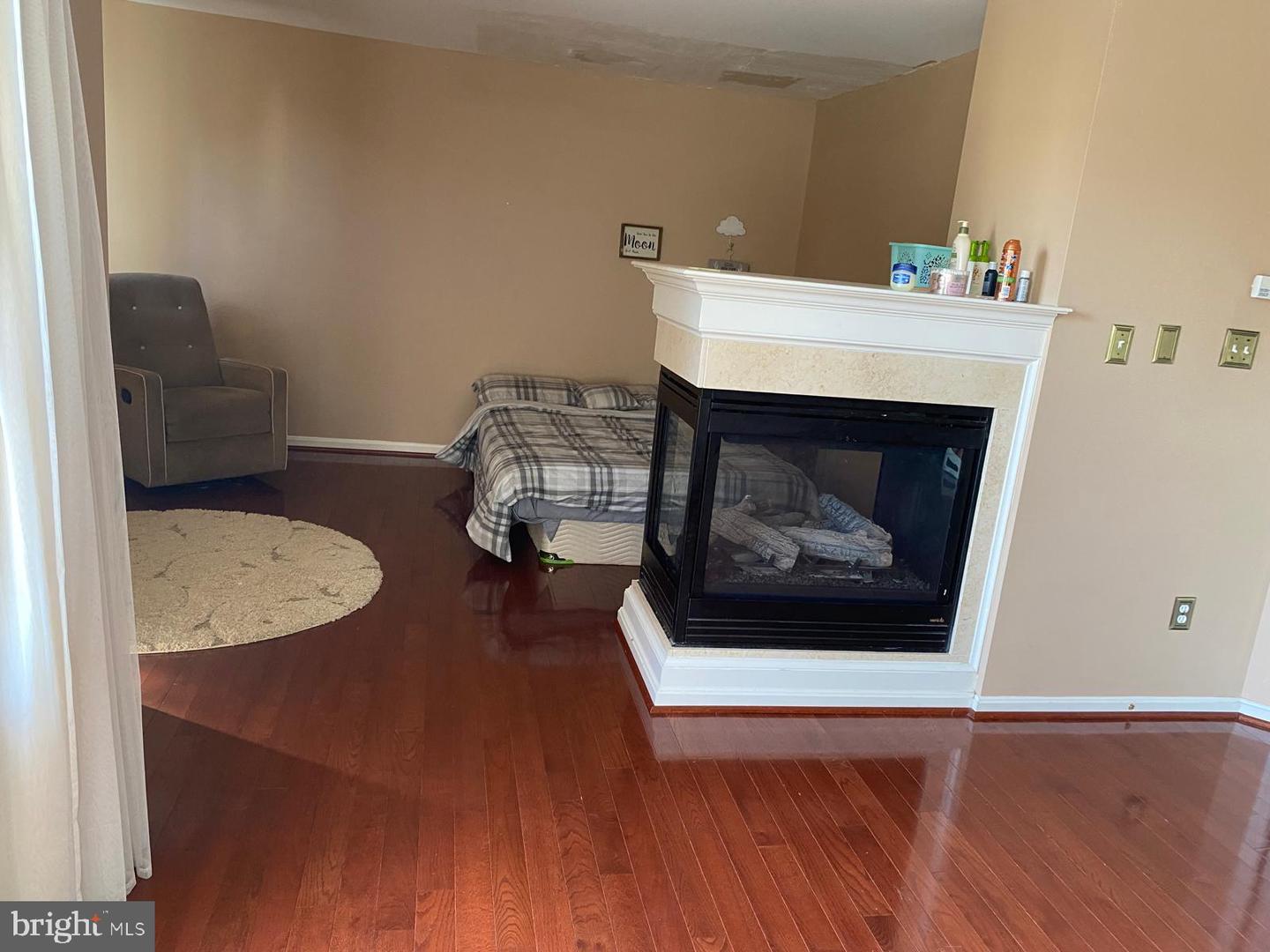 8570 Daltons Grove Way Property Photo 6