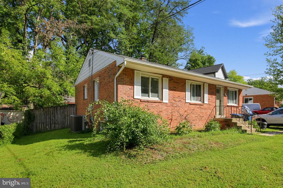 16001 Carroll Ave Property Photo 3