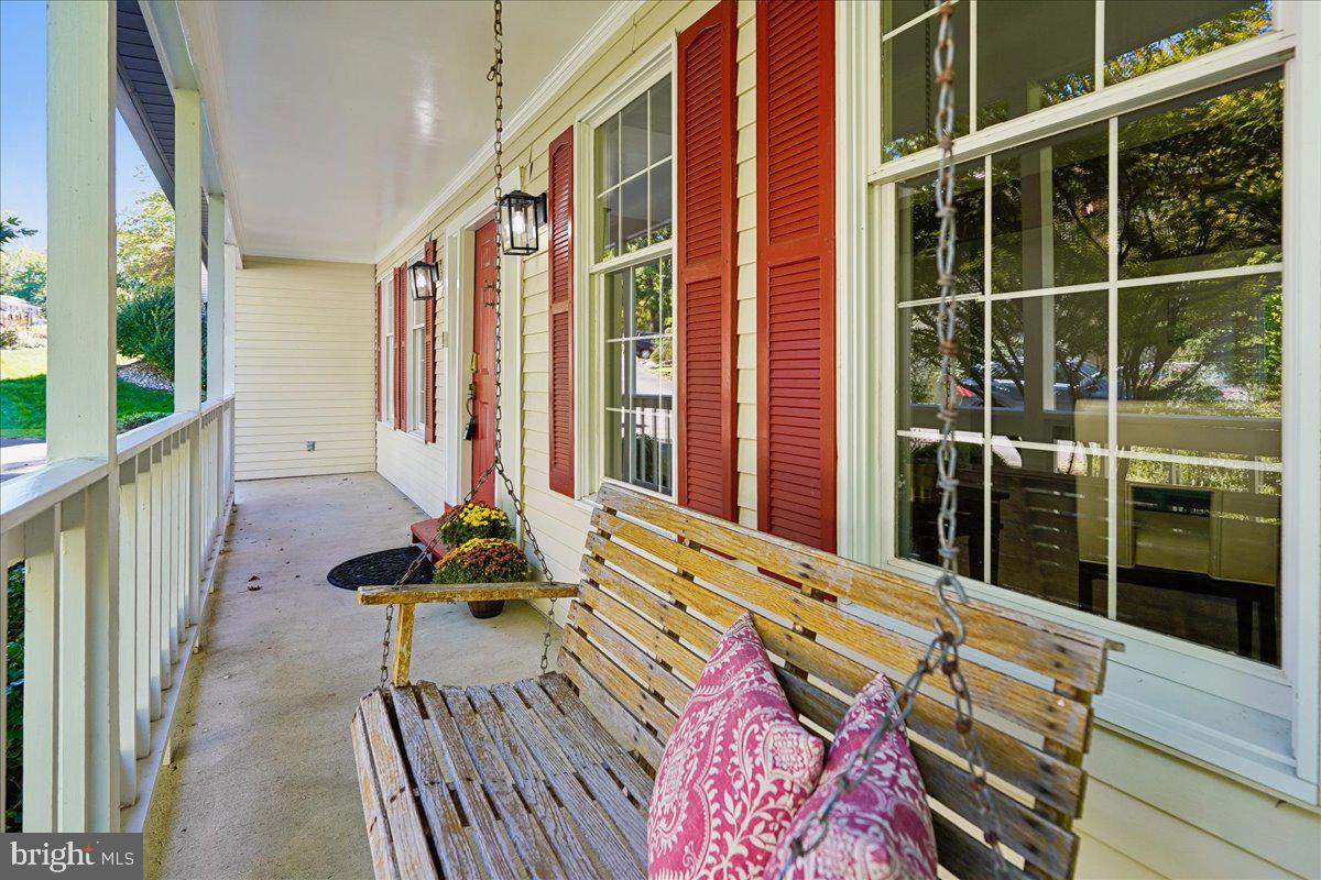 15880 Cliffbrook Ct Property Photo 2