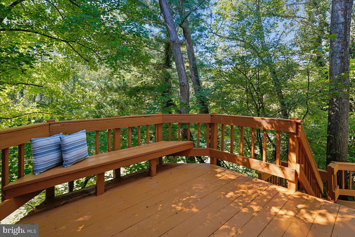 15880 Cliffbrook Ct Property Photo 7