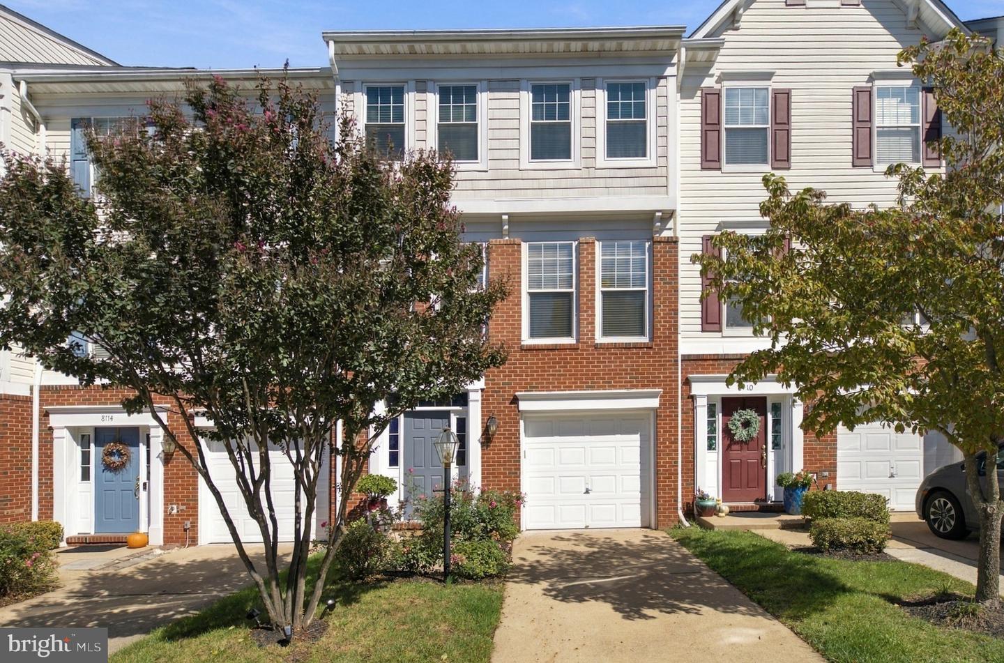 8112 RAINWATER CIR Property Photo 1
