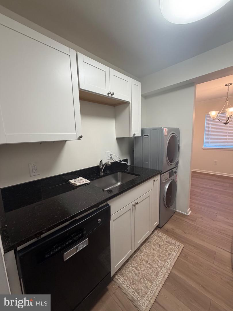 1543 Colonial Dr #204 Property Photo 4