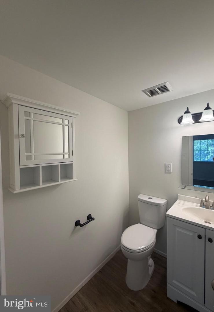 1543 Colonial Dr #204 Property Photo 12