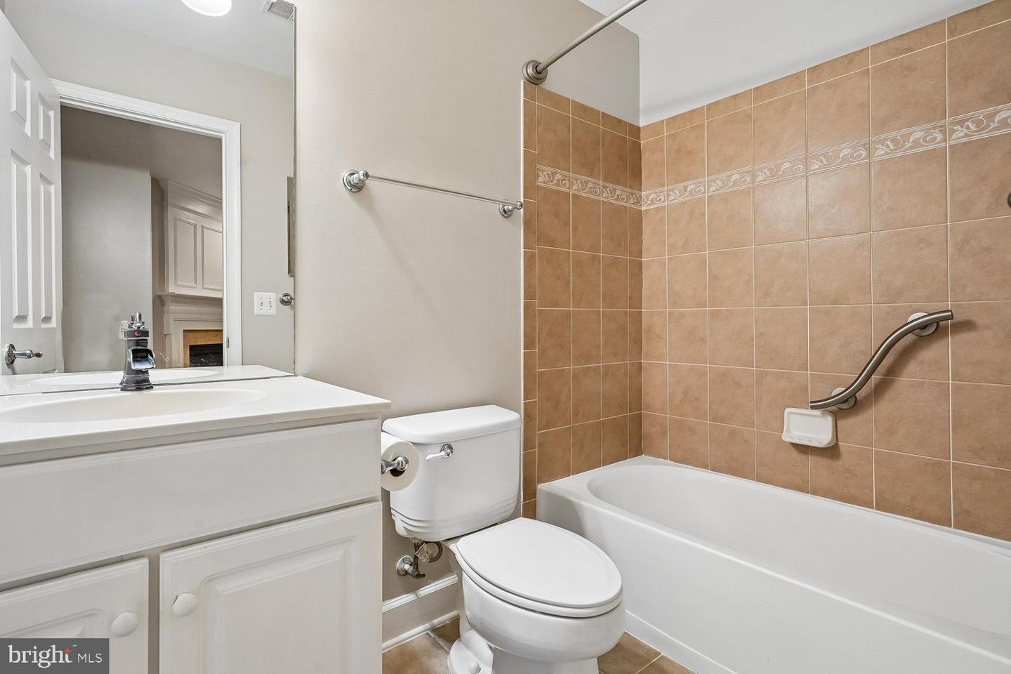 14614 Robin Glen Way Property Photo 6