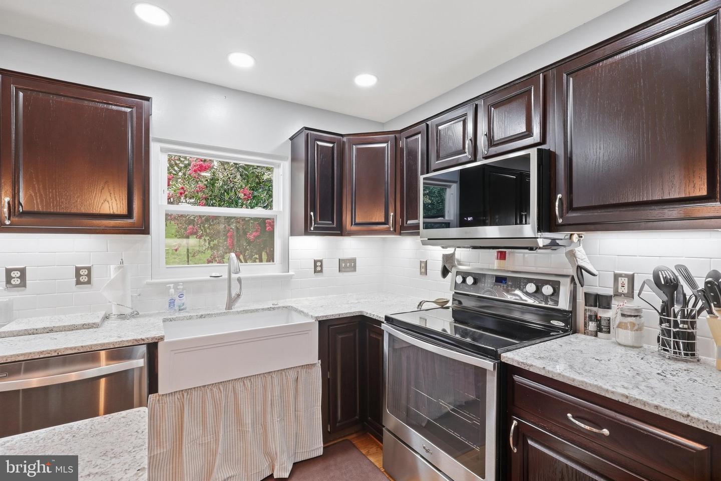 8035 Station Rd Property Photo 17