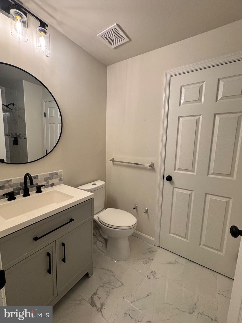 17360 Kildare Ln Property Photo 8