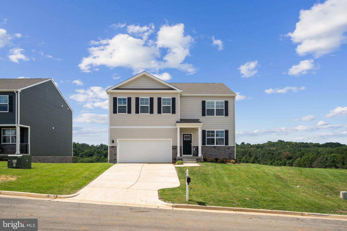 225 WATERFRONT DR