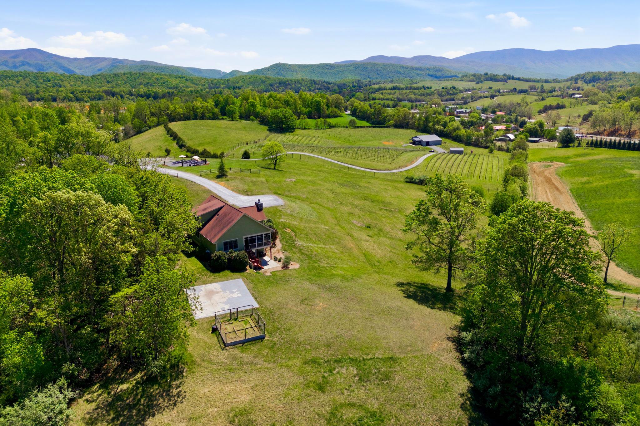 60 Great Valley Ln Property Photo 1