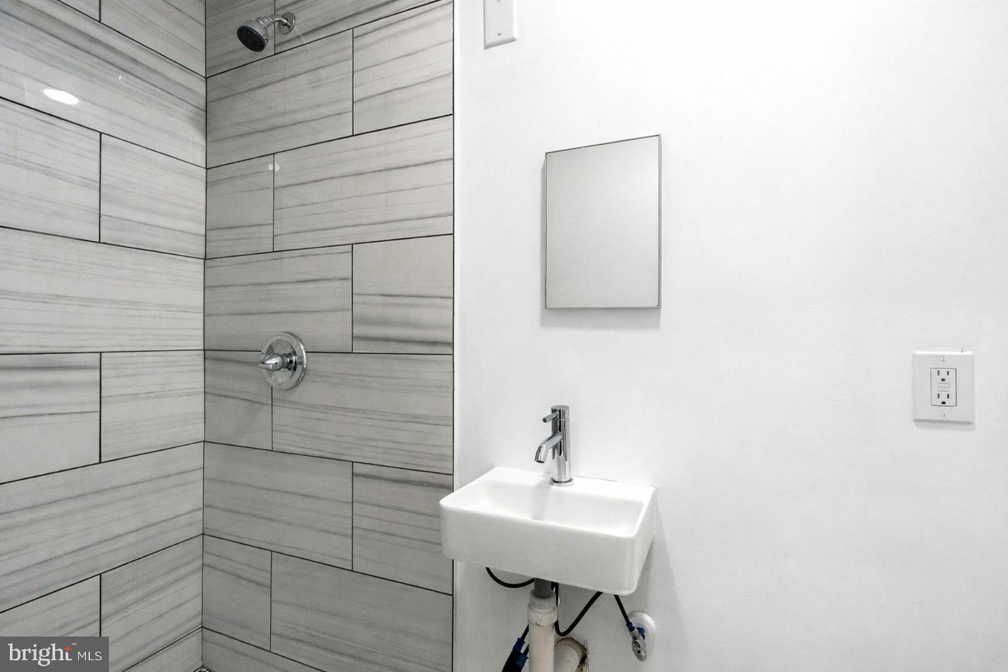 600 N 21st St Property Photo 13
