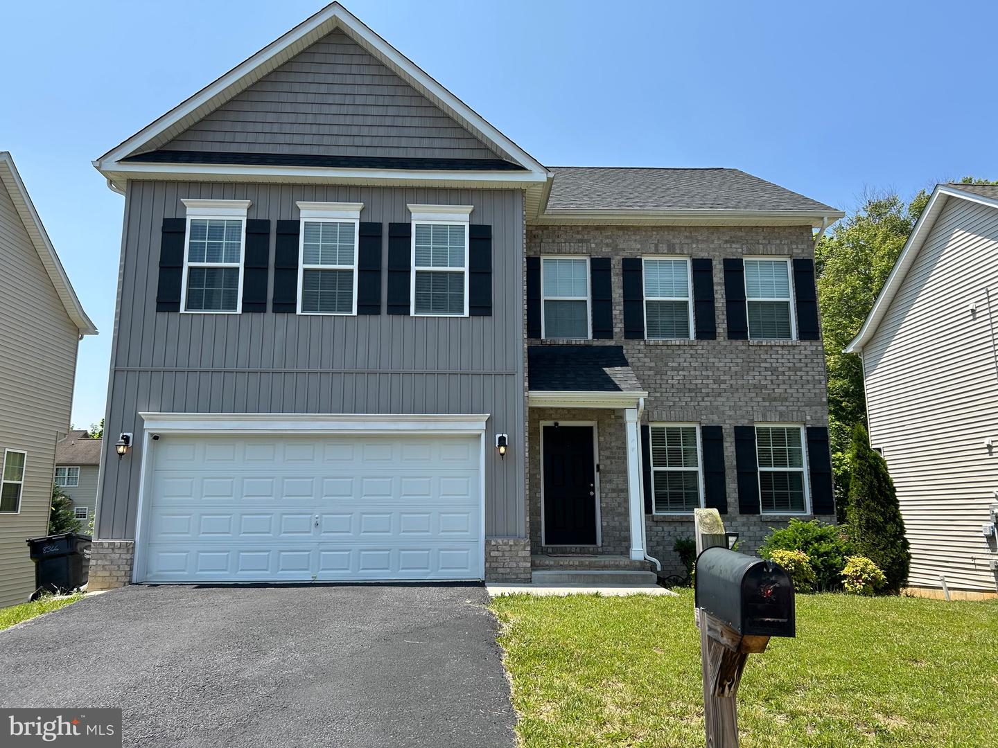 8366 LEIGHBURN