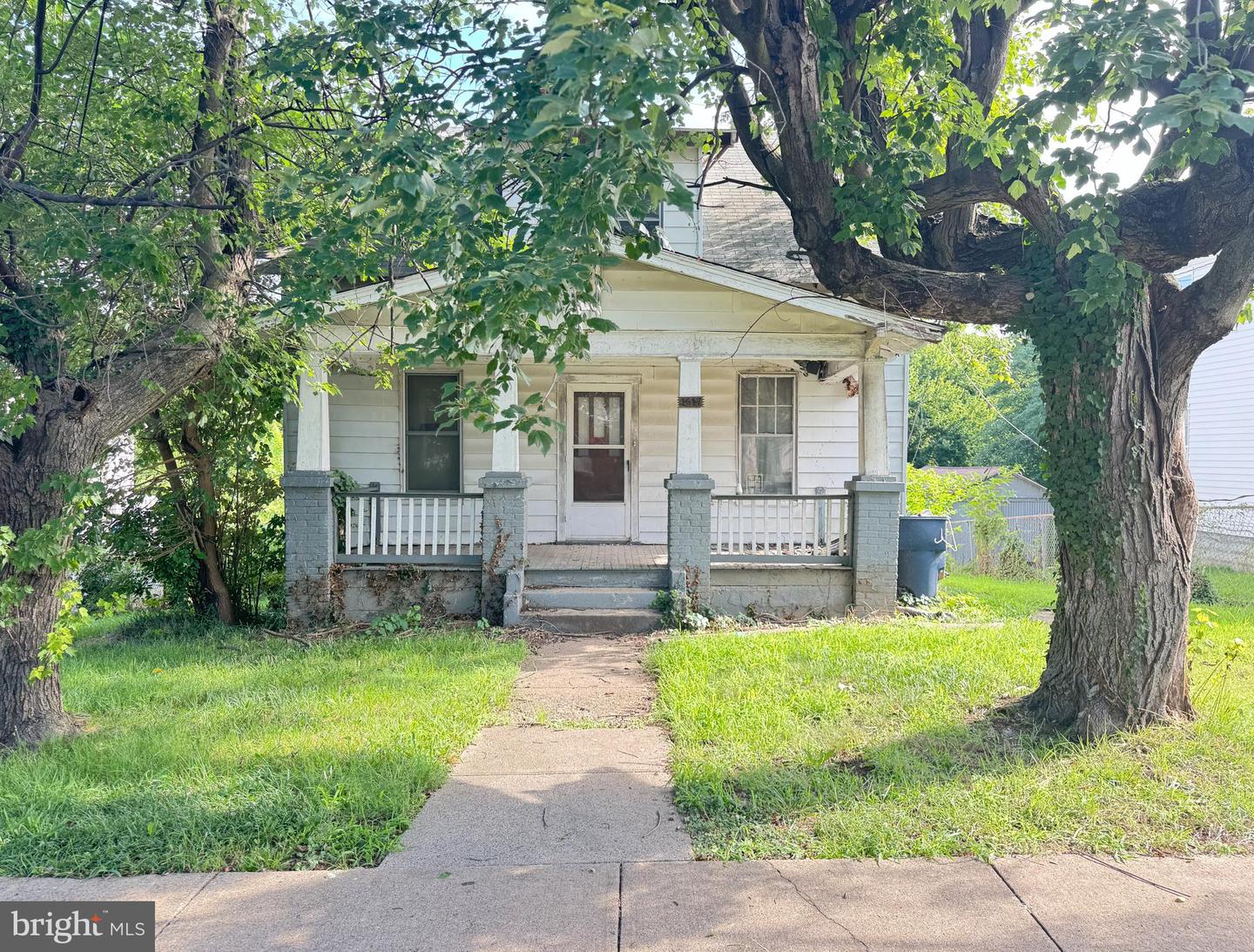 1617 Loudon Ave Nw Property Photo 1