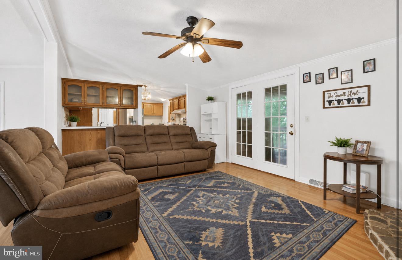 1298 Walnut Shell Dr Property Photo 5