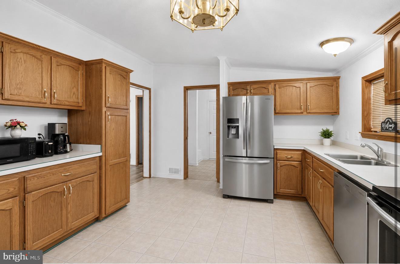 1298 Walnut Shell Dr Property Photo 8