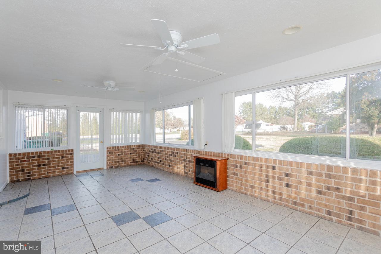 300 Holly Ave Property Photo 8