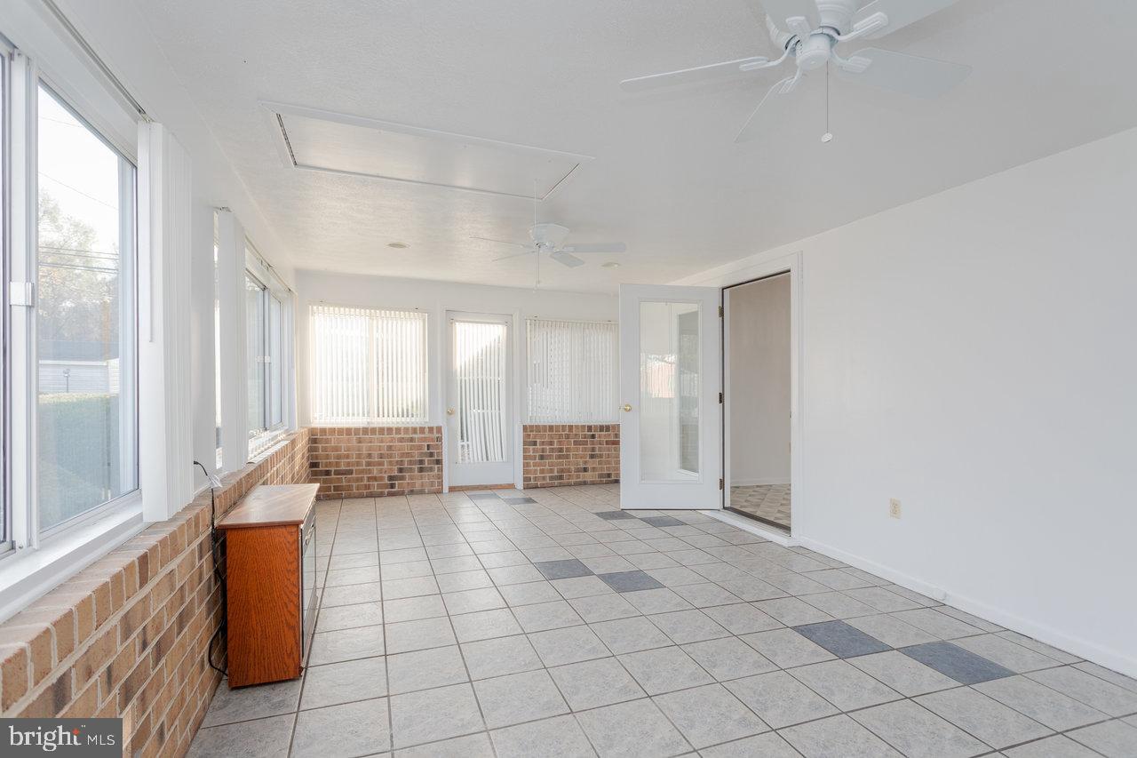 300 Holly Ave Property Photo 10