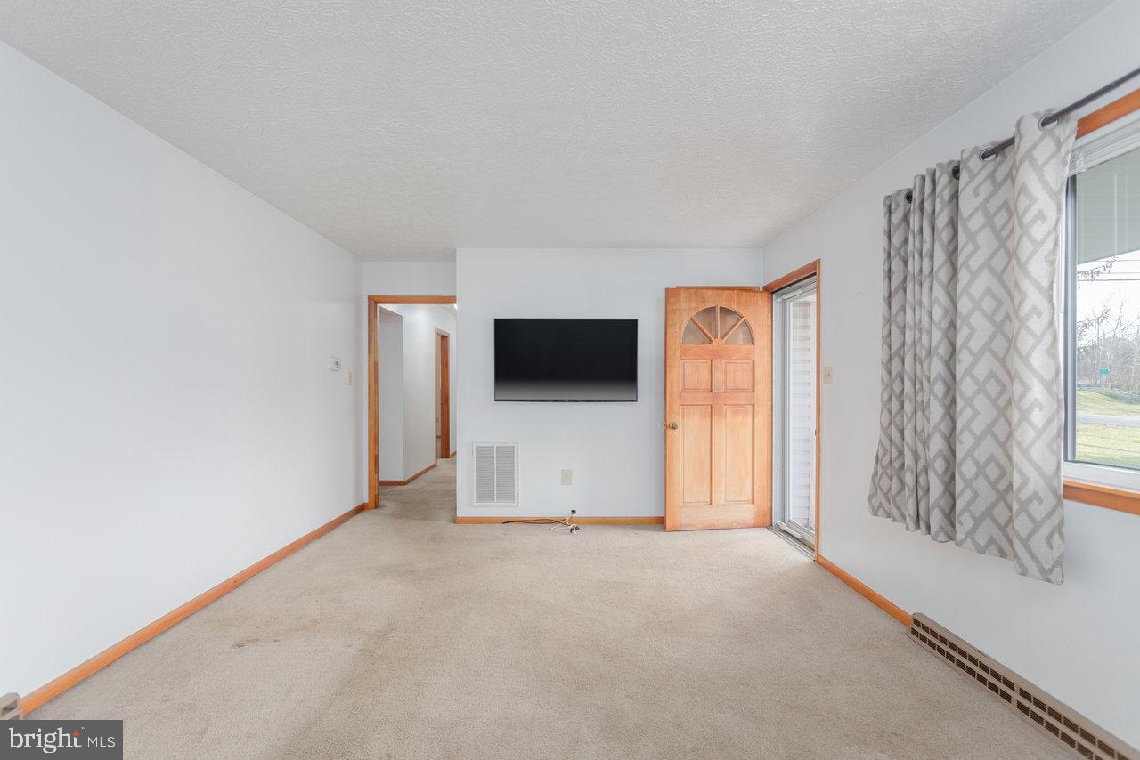 300 Holly Ave Property Photo 11