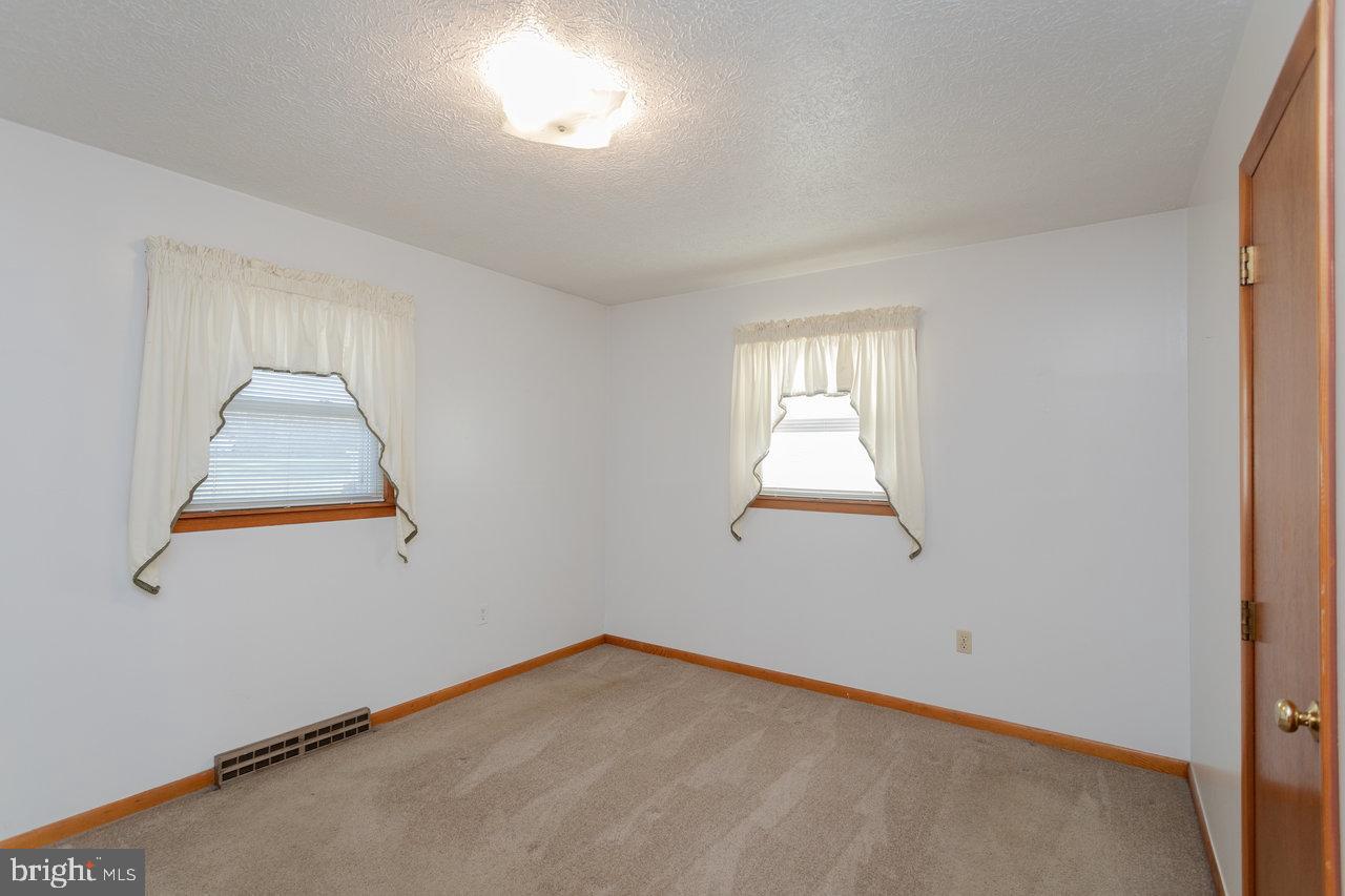 300 Holly Ave Property Photo 15