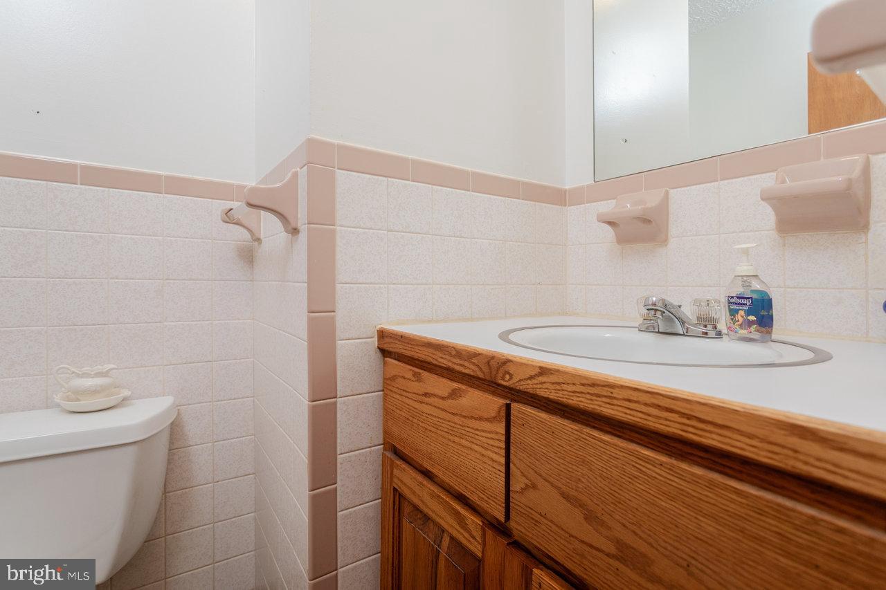300 Holly Ave Property Photo 17