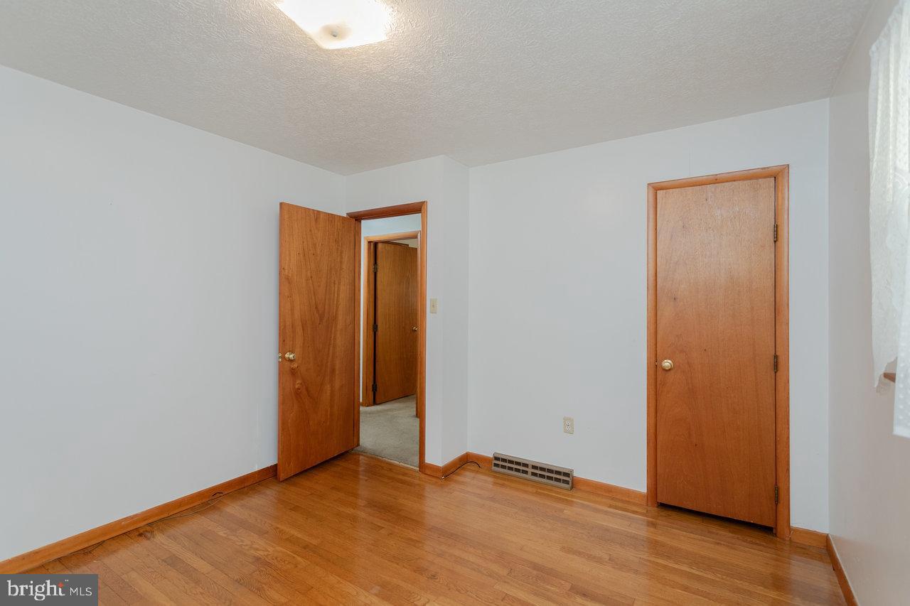 300 Holly Ave Property Photo 18