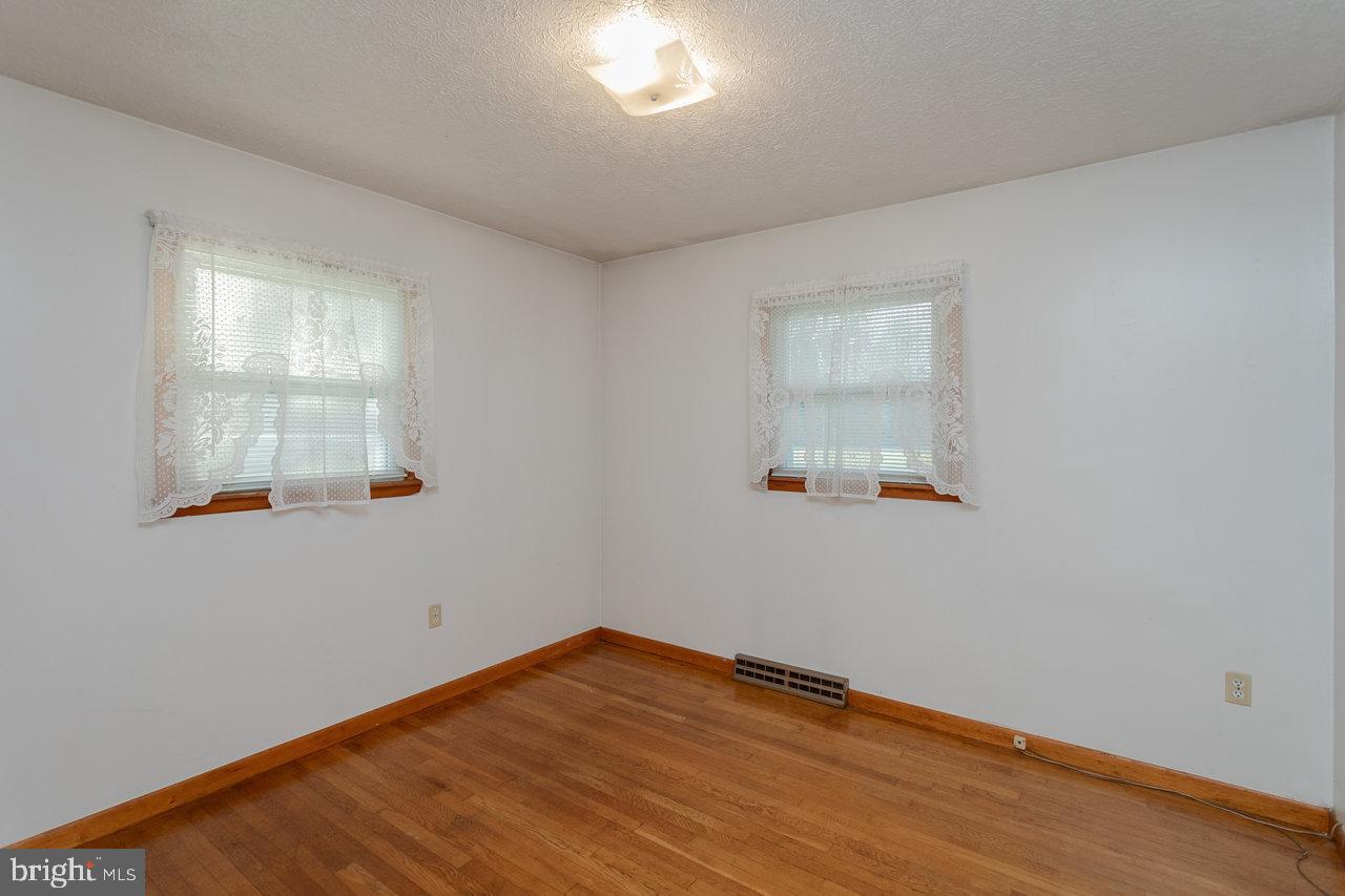 300 Holly Ave Property Photo 19