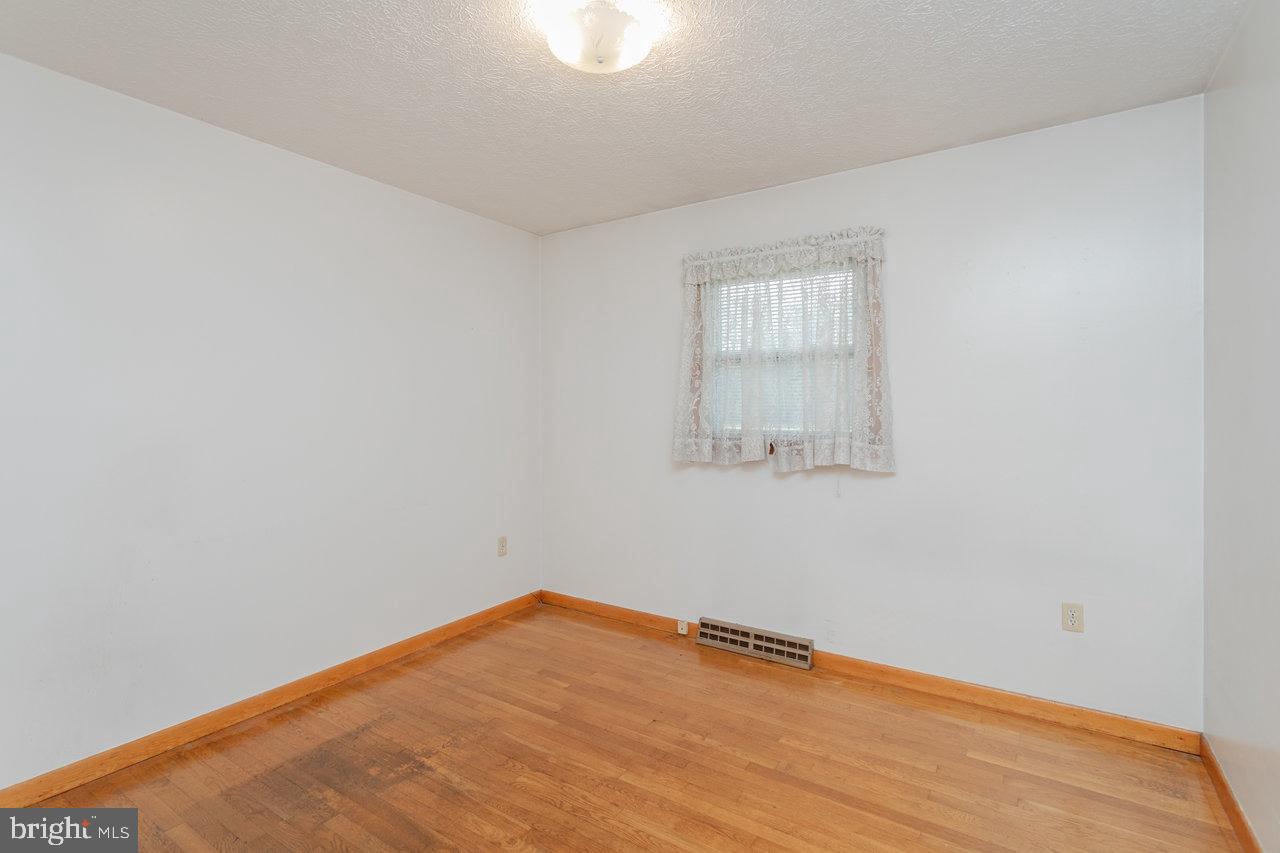 300 Holly Ave Property Photo 21