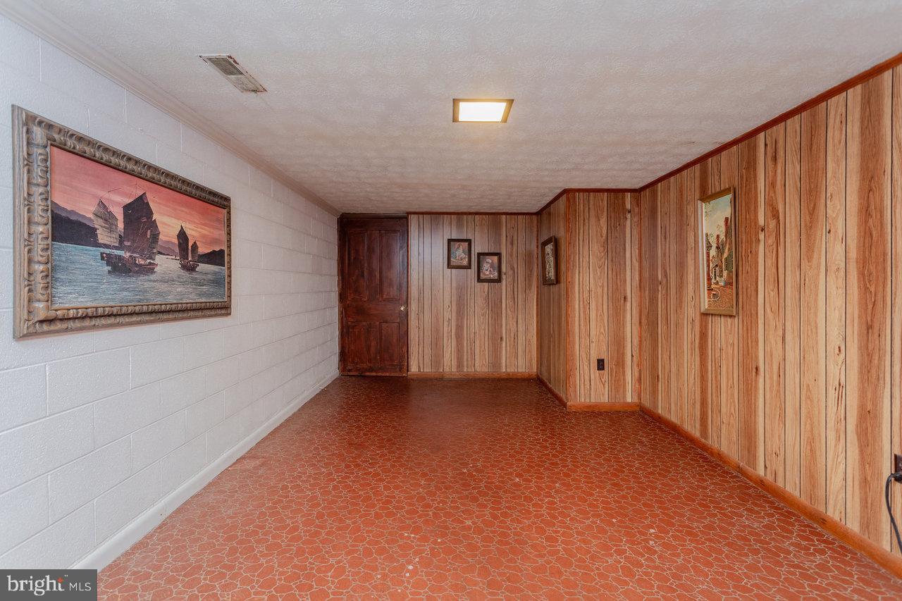 300 Holly Ave Property Photo 31