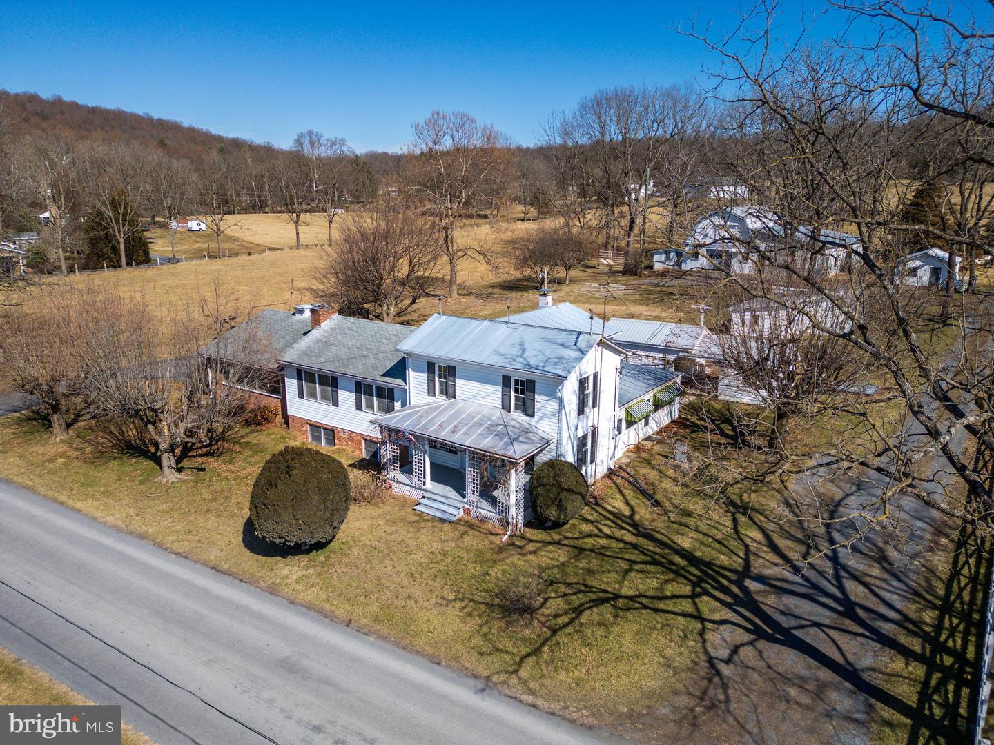 2527 Fairview Rd Property Photo