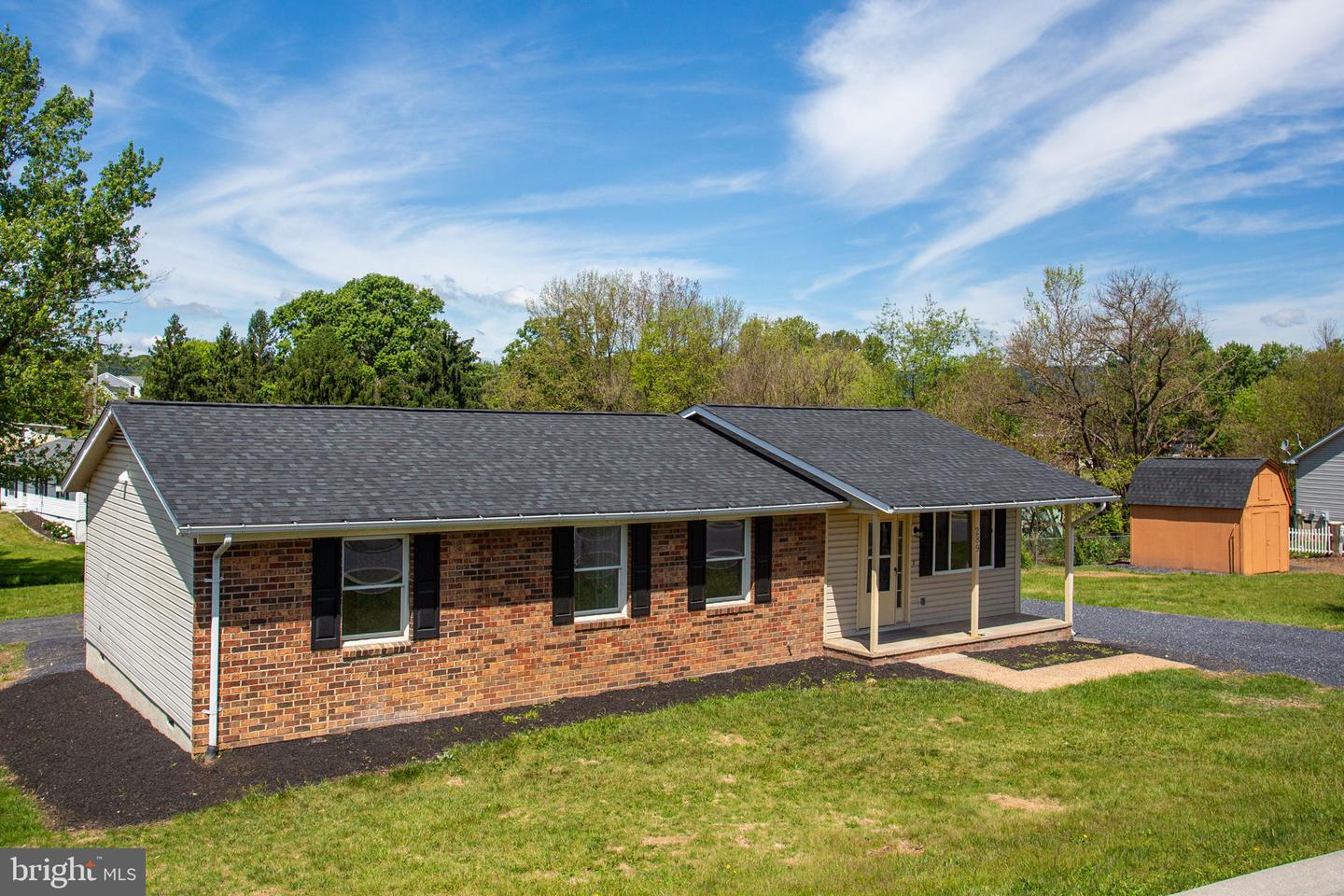 289 Morningside Dr Property Photo 1