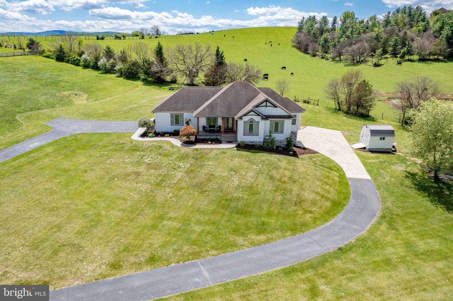 10005 Bonny Brae Ln Property Photo 3