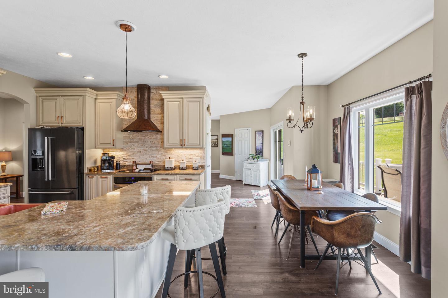 10005 Bonny Brae Ln Property Photo 13