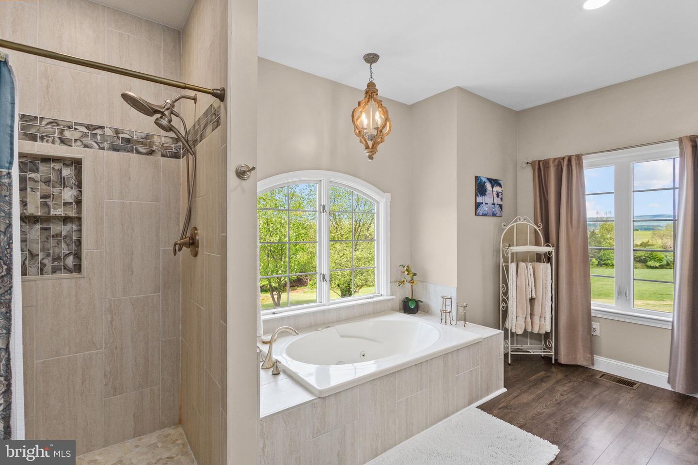 10005 Bonny Brae Ln Property Photo 32