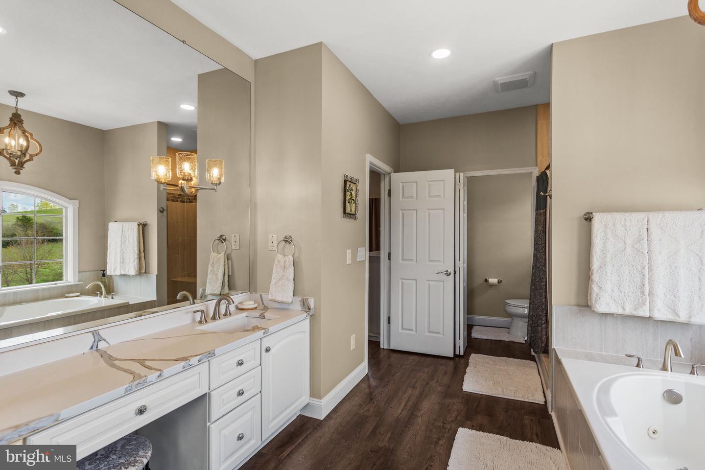 10005 Bonny Brae Ln Property Photo 34
