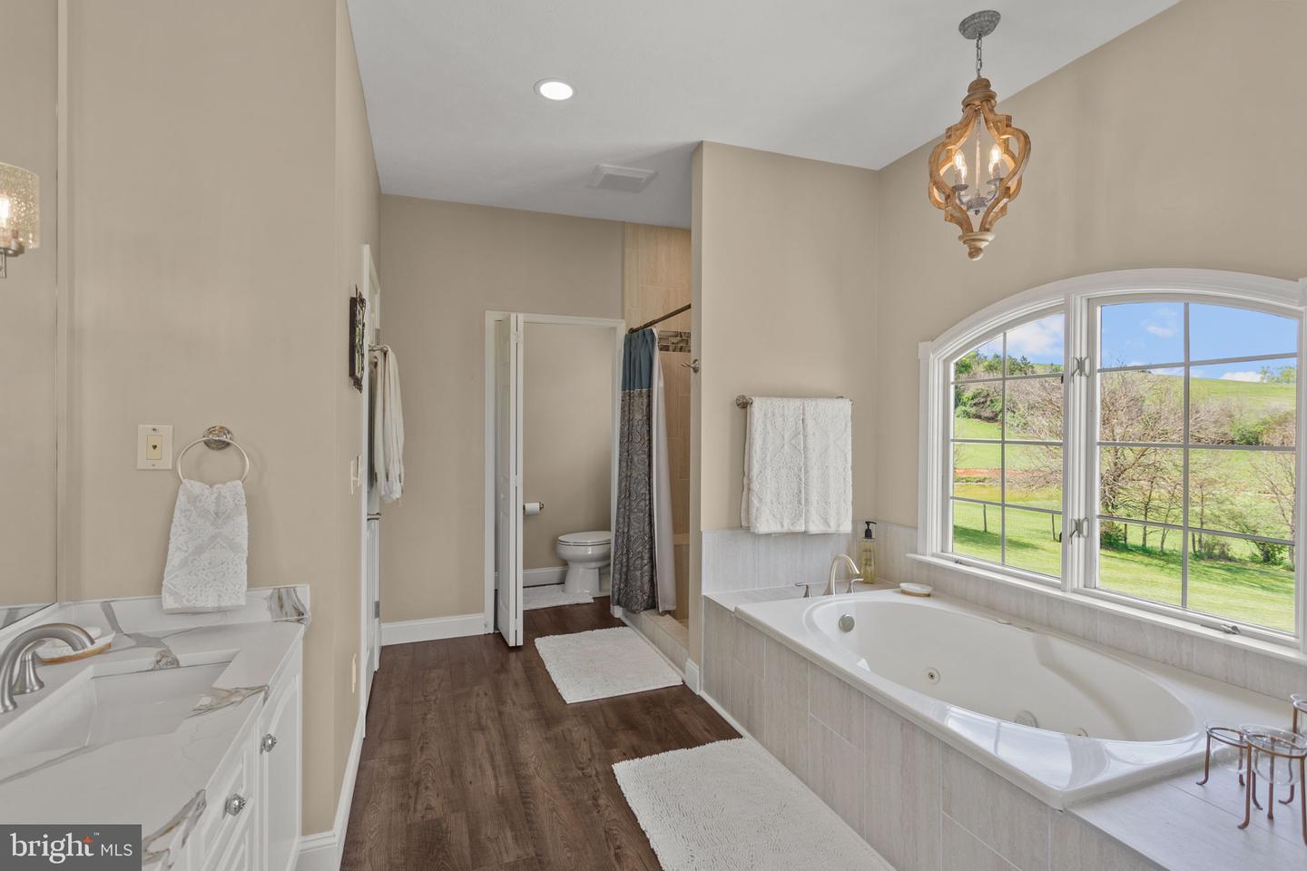 10005 Bonny Brae Ln Property Photo 35