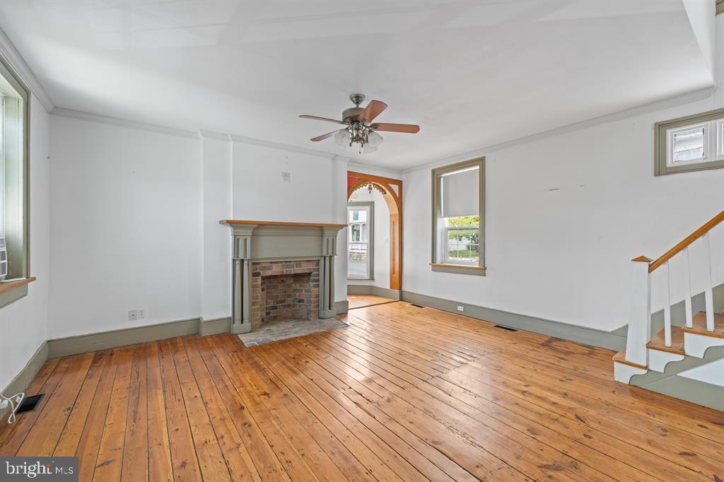 242 S South Main St Property Photo 10