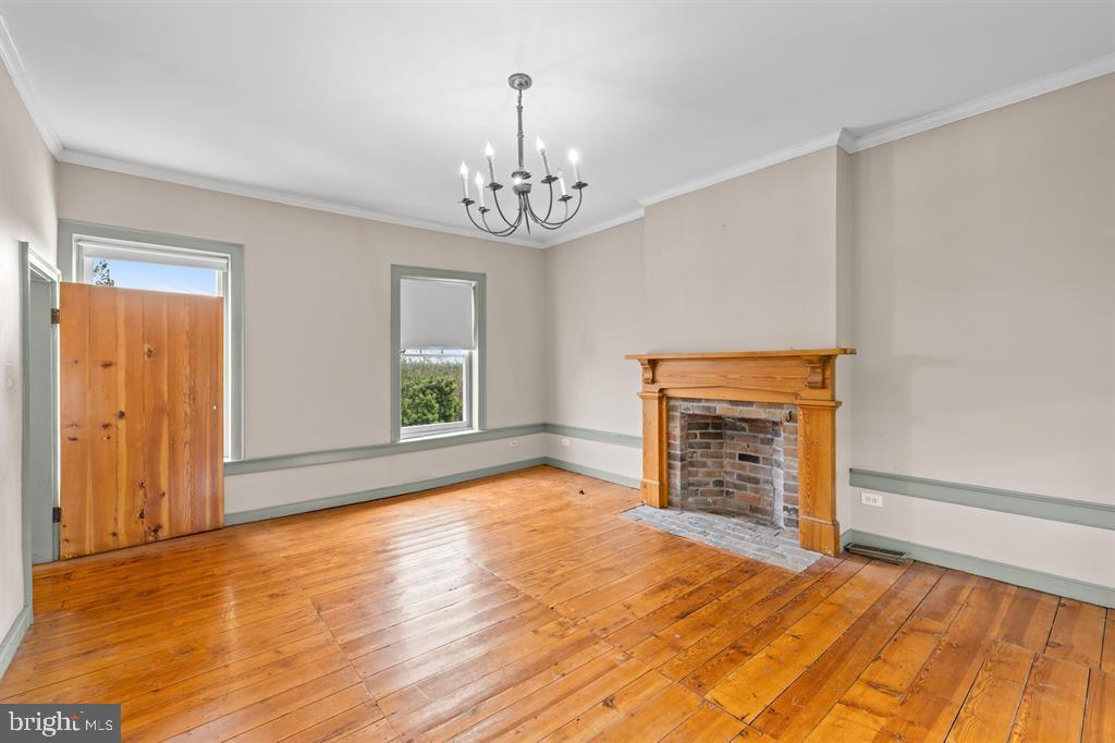 242 S South Main St Property Photo 28