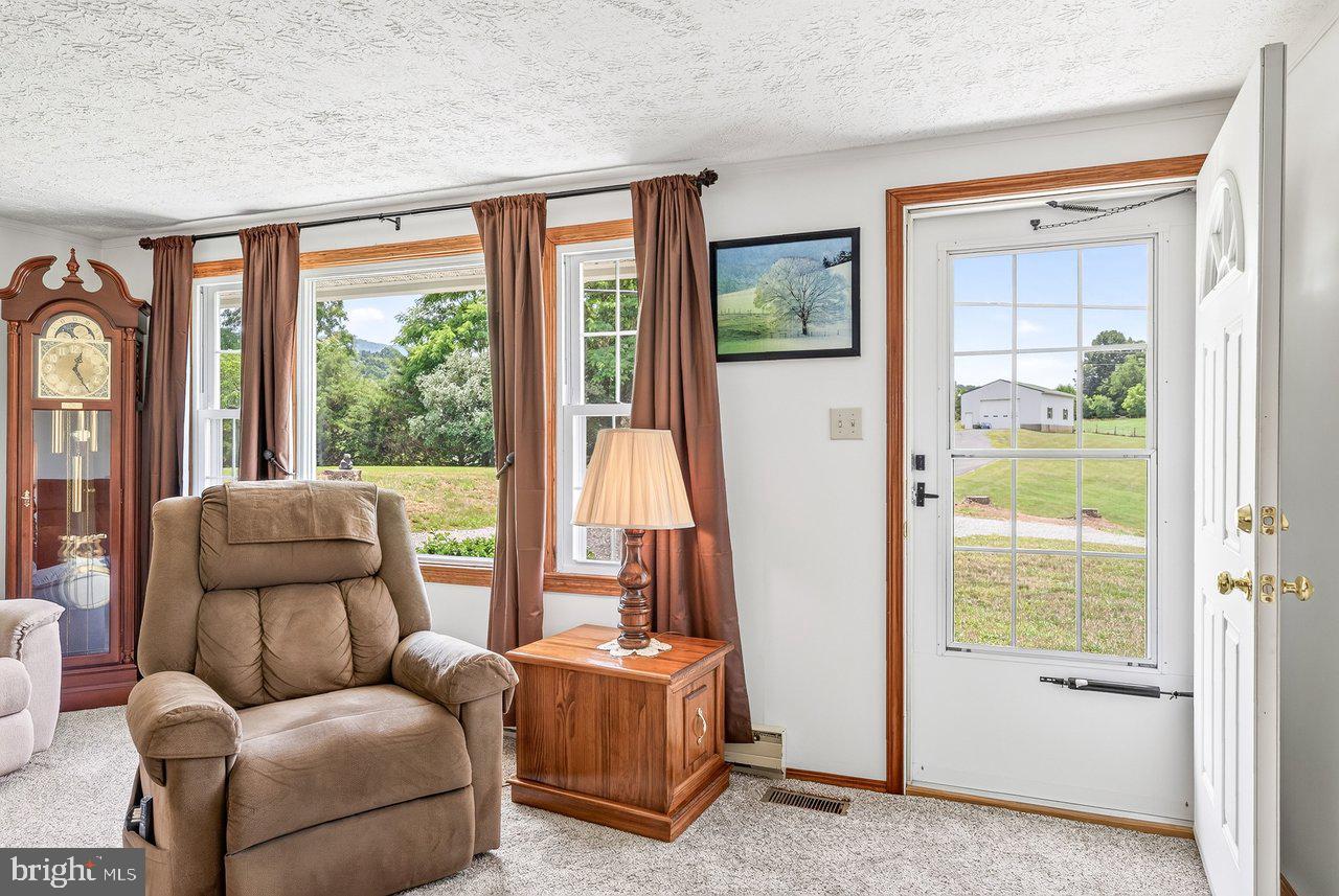 2627 Minie Ball Ln Property Photo 4