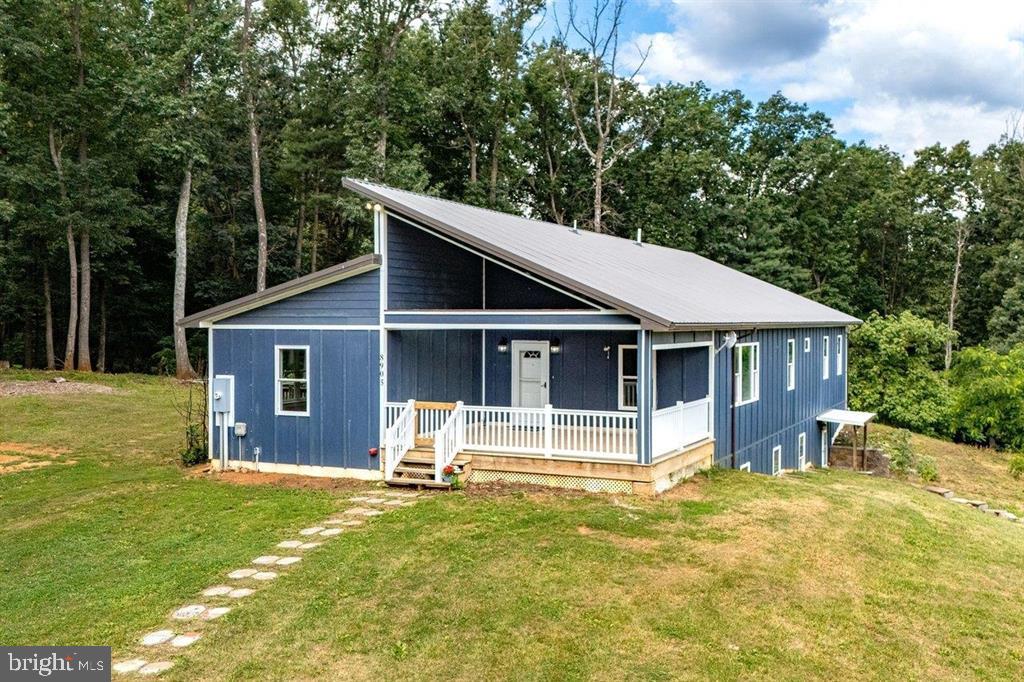 8905 Shade Tree Ln Property Photo 1