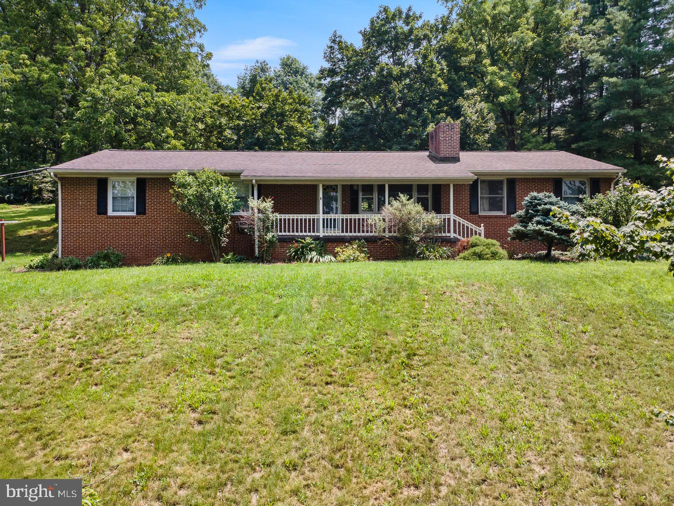 6814 Singers Glen Rd Property Photo 1