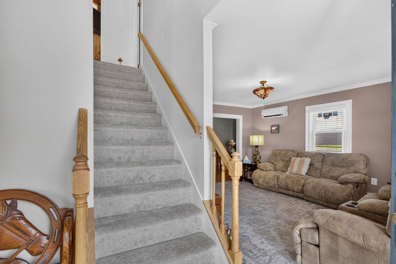 125 Mason St Property Photo 5
