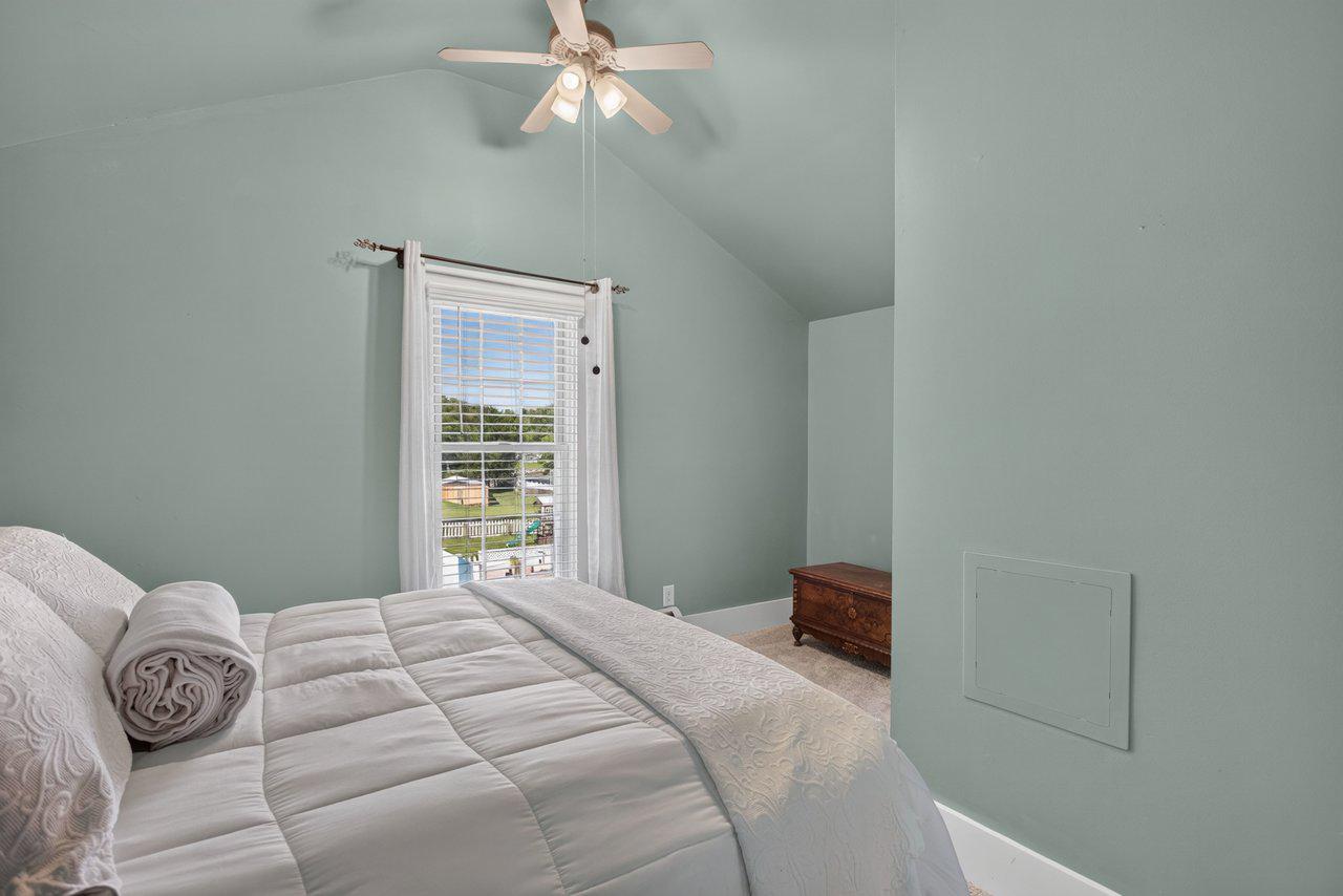 125 Mason St Property Photo 40