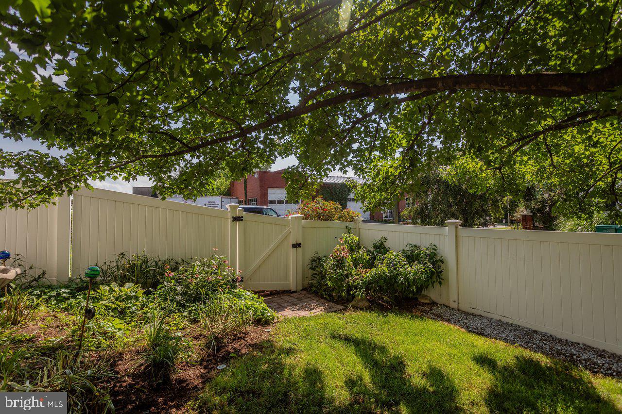 125 Mason St Property Photo 59