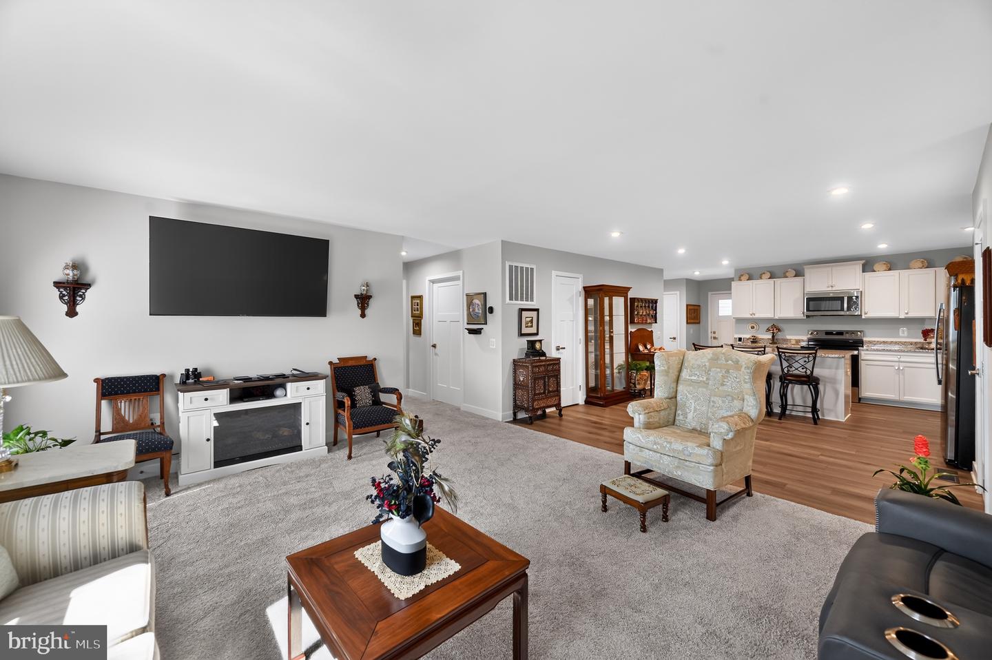 4630 Melville St Property Photo 4