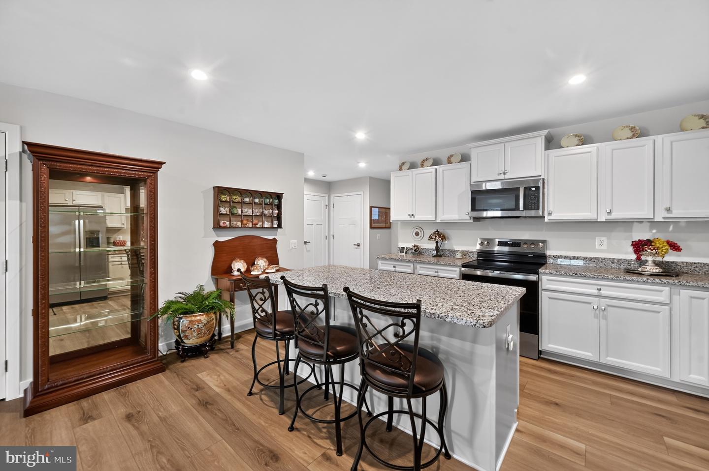 4630 Melville St Property Photo 6