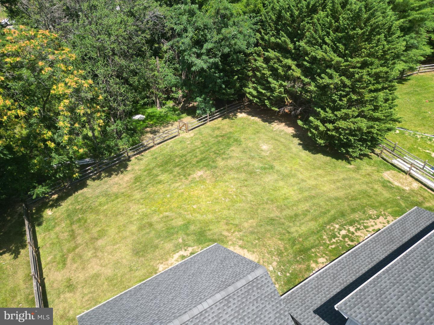 3175 Lanier Ln Property Photo 5