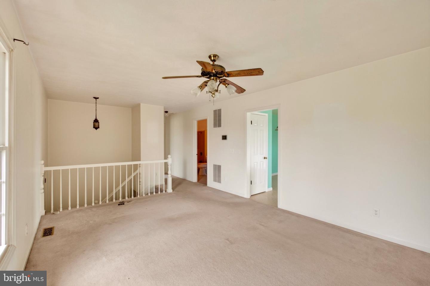 106 Hillside Ave Property Photo 4