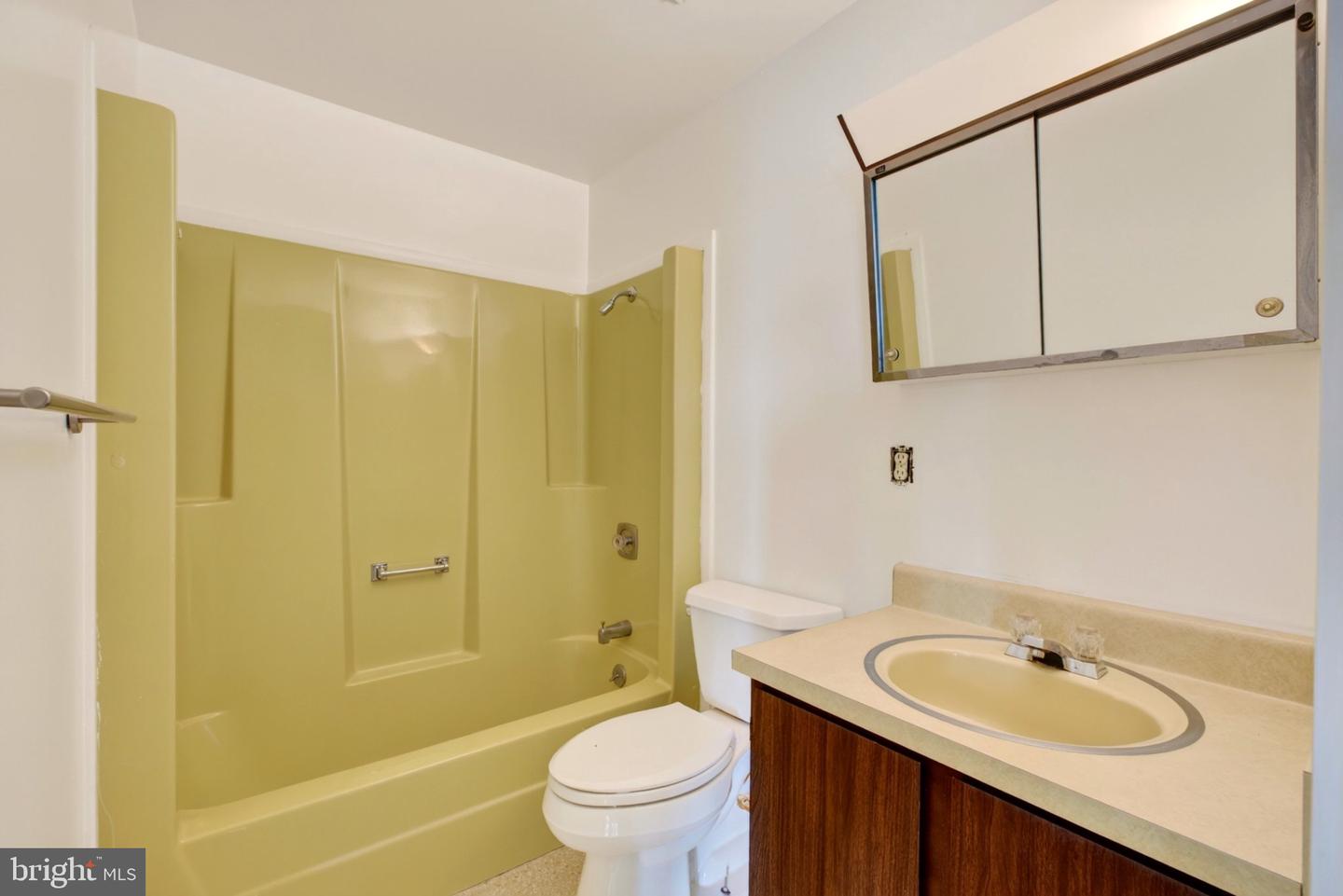 106 Hillside Ave Property Photo 8
